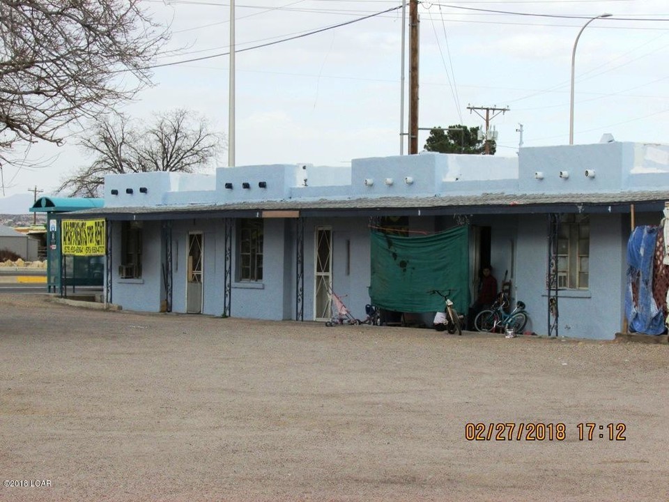 Blue Apartments in Las Cruces, NM - Building Photo