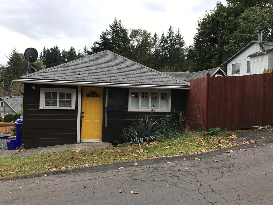 154 East St, Unit 154 East St, Oregon City, OR 97045 in Oregon City, OR - Building Photo