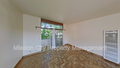1016 E Canon Perdido St in Santa Barbara, CA - Building Photo - Building Photo