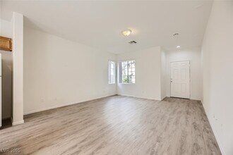4045 Oliver Sagebrush Dr in Las Vegas, NV - Building Photo - Building Photo