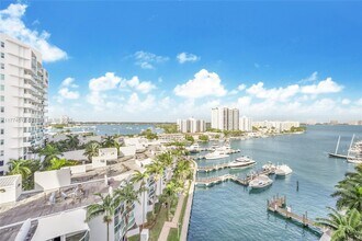 7910 Harbor Island Dr, Unit 801 in Miami Beach, FL - Building Photo - Building Photo