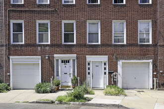 34 Van Corlear Pl in Bronx, NY - Building Photo - Building Photo