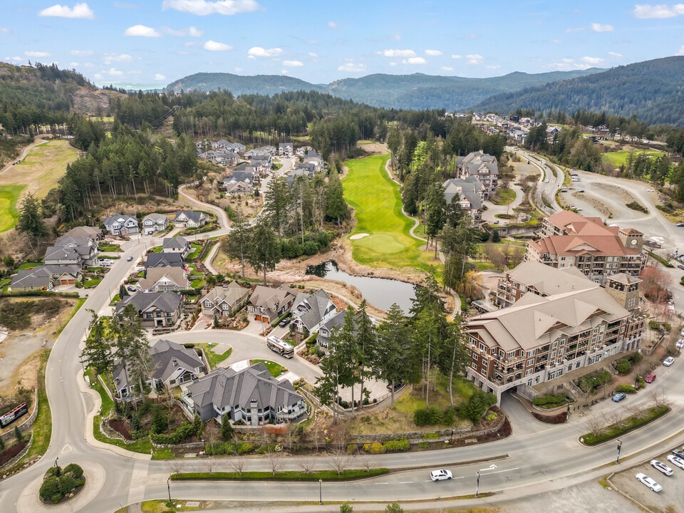 1395 Bear Mountain Pkwy in Victoria, BC - Building Photo