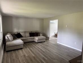 110 Lake Country Dr in Syracuse, NY - Building Photo - Building Photo