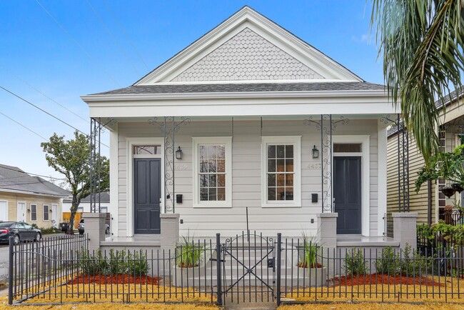 4437 Annunciation St in New Orleans, LA - Foto de edificio - Building Photo