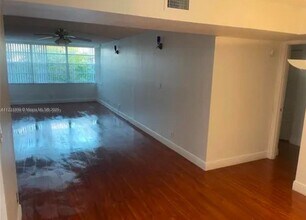 6700 Cypress Rd in Plantation, FL - Building Photo - Building Photo