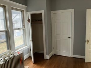 2582 N Cramer St, Unit First floor in Milwaukee, WI - Building Photo - Building Photo