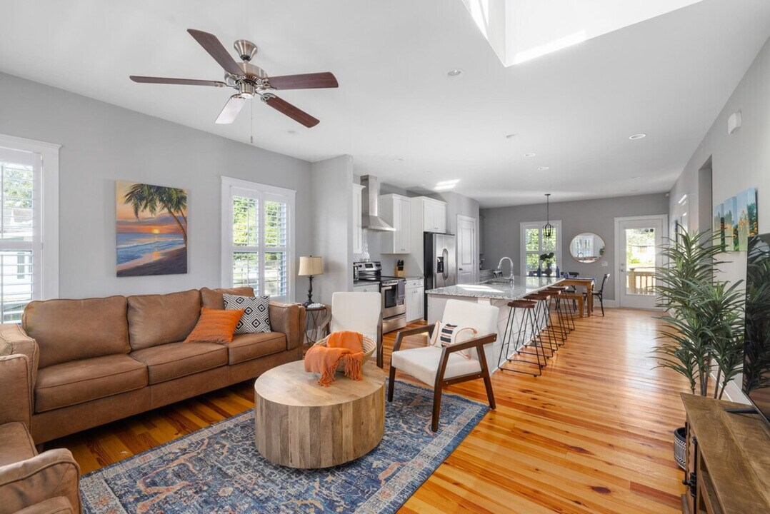 1175 Leesville St in North Charleston, SC - Building Photo