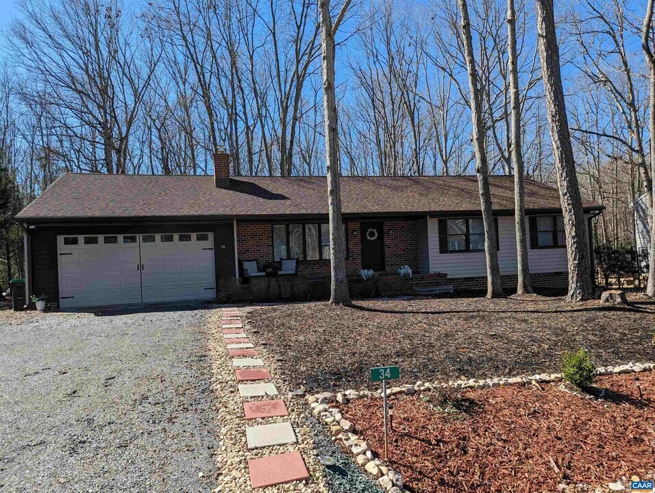 34 Bridlewood Dr in Palmyra, VA - Building Photo