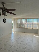 2731 Taft St in Hollywood, FL - Building Photo