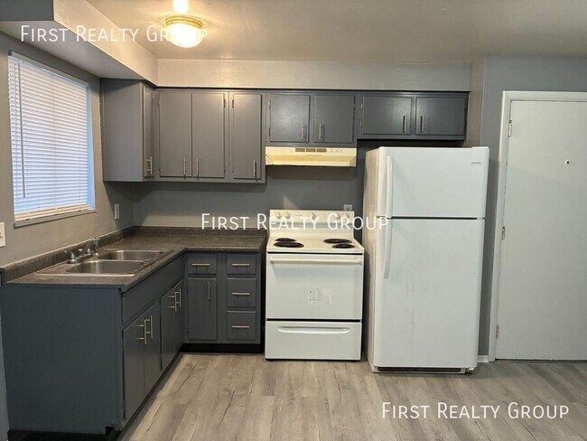 4911 Northcutt Pl in Dayton, OH - Building Photo - Building Photo