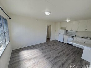 741 Hoawa St in Honolulu, HI - Foto de edificio - Building Photo