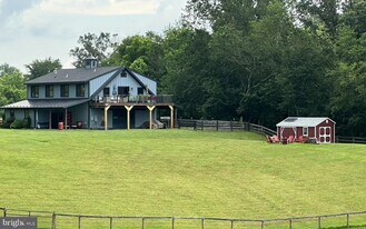 22887 Hopeful Ln in Middleburg, VA - Building Photo