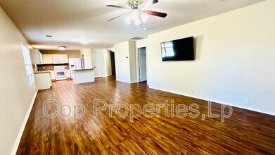 5132 Columbia Dr in Schertz, TX - Building Photo - Building Photo