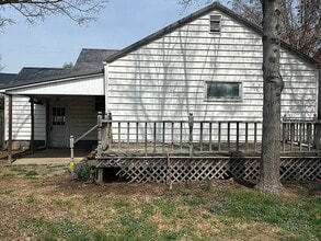 189 N Park Dr in Point Pleasant, WV - Foto de edificio - Building Photo