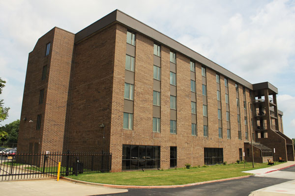 Samantha Heights in Independence, MO - Foto de edificio