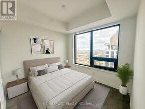 4015 The Exchange in Mississauga, ON - Building Photo - Building Photo