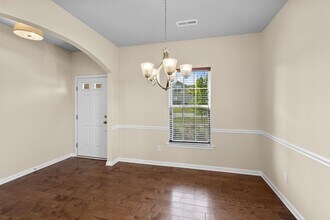 220 Twisted Cypress Ln in Winston-Salem, NC - Foto de edificio - Building Photo