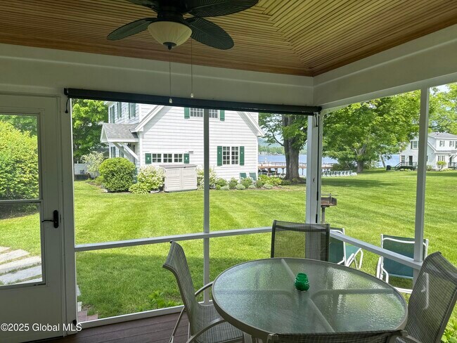 12 Seneca Dr in Queensbury, NY - Building Photo - Building Photo