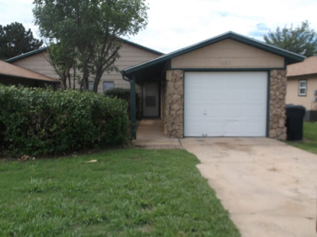 1002 Straka Terrace