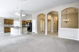 3951 Eastland Lake Dr in Richmond, TX - Foto de edificio - Building Photo