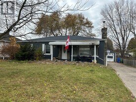 1677 Betts Ave in Windsor, ON - Building Photo