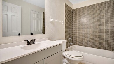 1717 Eastern Rd in South Daytona, FL - Building Photo - Building Photo