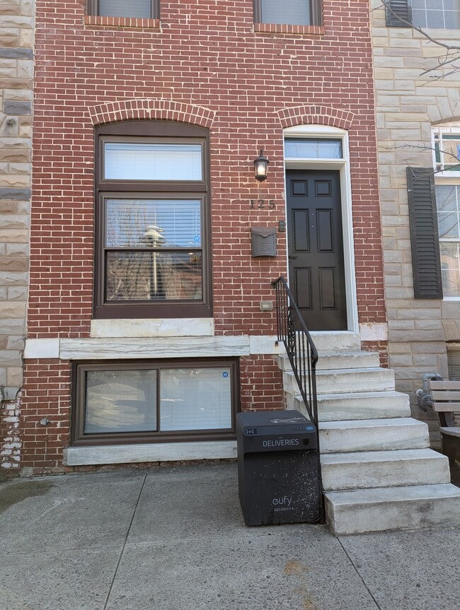 125 S Clinton St in Baltimore, MD - Building Photo - Building Photo