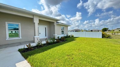 2609 NW 3rd Pl in Cape Coral, FL - Building Photo - Building Photo