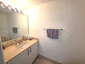 2701 SW 3rd Ave, Unit 602 in Miami, FL - Foto de edificio - Building Photo