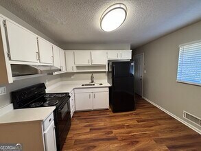 8117 Attleboro Dr in Jonesboro, GA - Building Photo - Building Photo