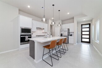 549 Sand Branch Dr in Conroe, TX - Building Photo - Building Photo