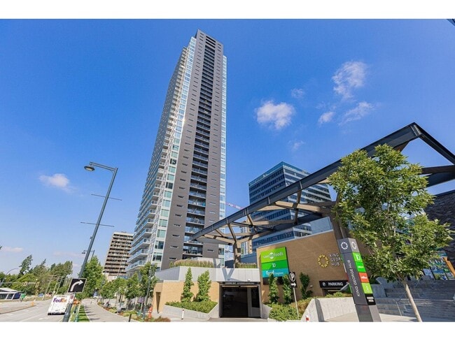 13615 Fraser Hwy in Surrey, BC - Building Photo - Building Photo