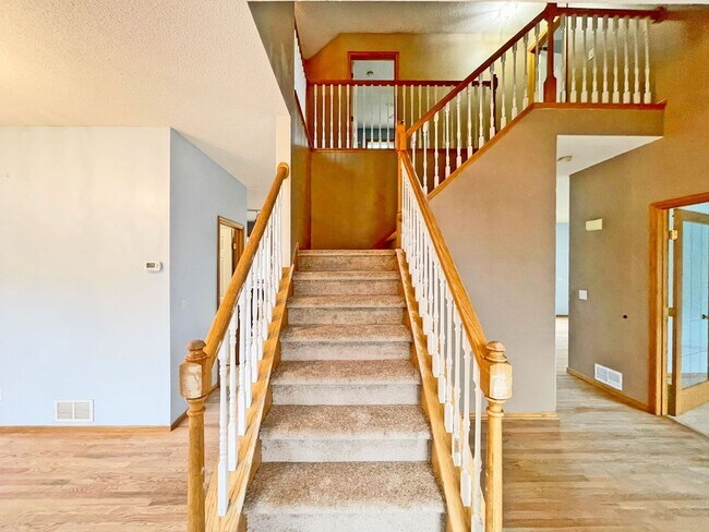 1929 Bowsens Ln in Woodbury, MN - Building Photo - Building Photo