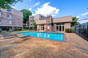 2213 S Braeswood Blvd in Houston, TX - Building Photo