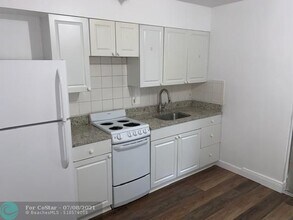 1212 15th Ave N-Unit -2 in Lake Worth, FL - Building Photo - Building Photo