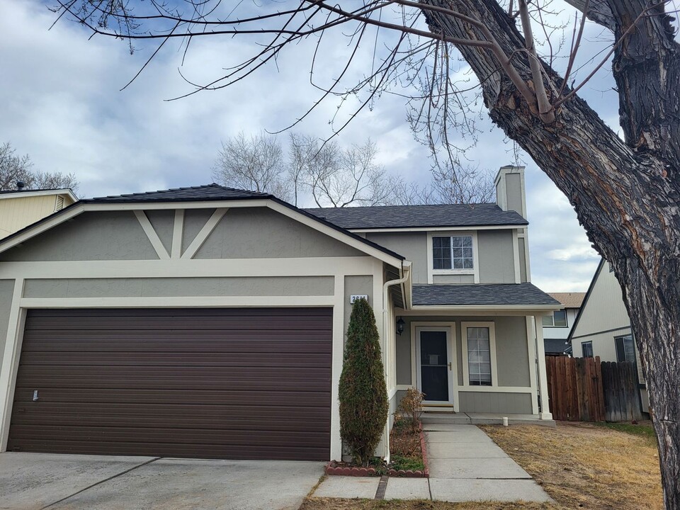 2611 Sycamore Glen Dr in Carson City, NV - Building Photo