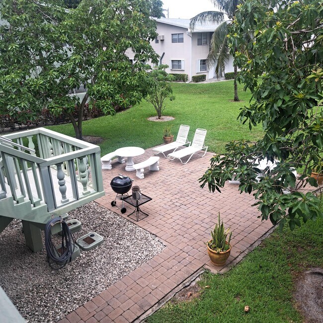 70 Easthampton C in West Palm Beach, FL - Building Photo - Building Photo