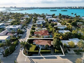 10110 E Broadview Dr in Bay Harbor Islands, FL - Building Photo - Building Photo