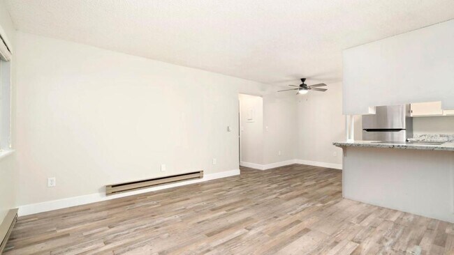 1209 W Plum St in Fort Collins, CO - Foto de edificio - Building Photo