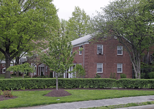 60 Washington Street Apartments in East Orange, NJ - Building Photo - Building Photo