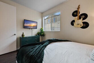 7221 Cedar Rd in Los Angeles, CA - Building Photo - Building Photo