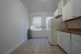 1298 Commonwealth Ave, Unit 4 in Boston, MA - Building Photo - Building Photo