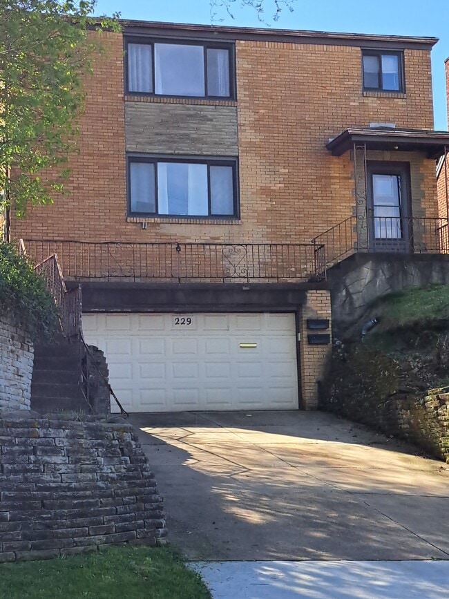 229 Marylea Ave, Unit Floor I