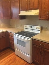 1510 Front St, Unit 4 in Cuyahoga Falls, OH - Foto de edificio - Building Photo