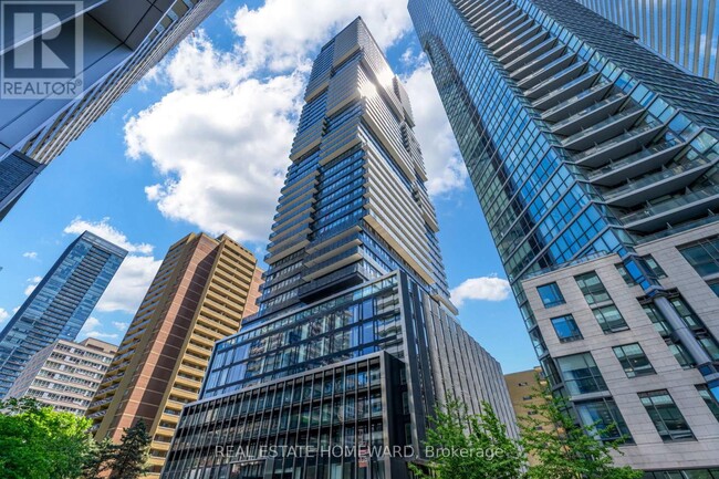 55 Charles St E in Toronto, ON - Building Photo - Building Photo