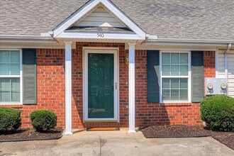 540 Edgecliff Ln in Evans, GA - Foto de edificio - Building Photo