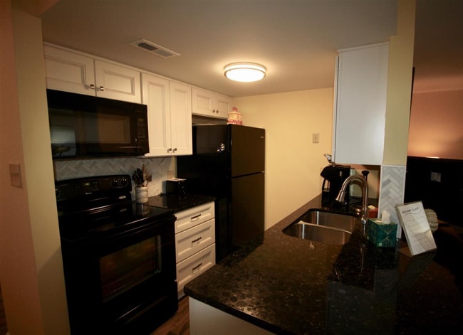 800 St Andrews DriveLinville Gdns in Pinehurst, NC - Building Photo - Building Photo