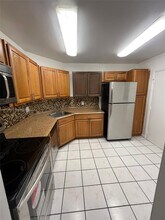 6361 N Falls Cir Dr in Lauderhill, FL - Building Photo - Building Photo