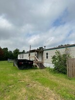 104 Forest Creek Ln in Bruceville, TX - Building Photo